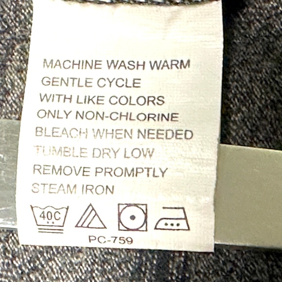 Arrow Gray Short Sleeve Tee with Stripes - Picture 6 of 6